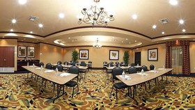 Holiday Inn Express & Suites Ennis