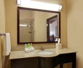 Holiday Inn Express & Suites Ennis