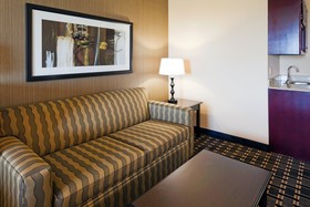 Holiday Inn Express & Suites Ennis