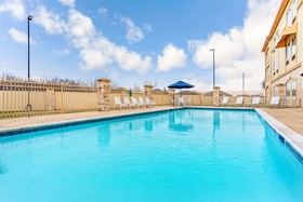La Quinta Inn & Suites by Wyndham Ennis