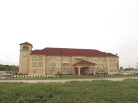 La Quinta Inn & Suites by Wyndham Ennis