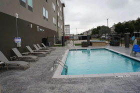 La Quinta Inn & Suites by Wyndham DFW West-Glade-Parks