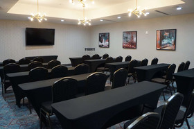 La Quinta Inn & Suites by Wyndham DFW West-Glade-Parks