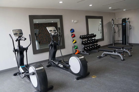 La Quinta Inn & Suites by Wyndham DFW West-Glade-Parks
