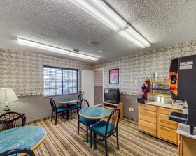 Econo Lodge Falfurrias
