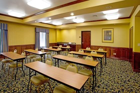 Holiday Inn Express Hotel & Suites Falfurrias