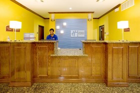 Holiday Inn Express Hotel & Suites Falfurrias