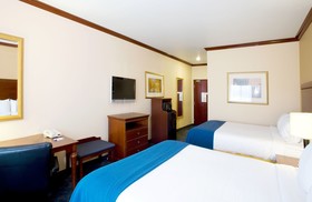 Holiday Inn Express Hotel & Suites Falfurrias