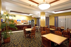 Holiday Inn Express Hotel & Suites Falfurrias