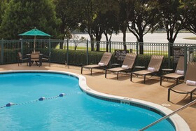 DoubleTree by Hilton Hotel Dallas - Farmers Branch