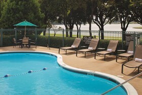 DoubleTree by Hilton Hotel Dallas - Farmers Branch