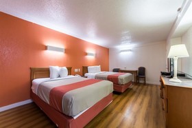 Motel 6 Dallas - Farmers Branch