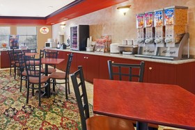 Super 8 by Wyndham Farmers Branch/North Dallas