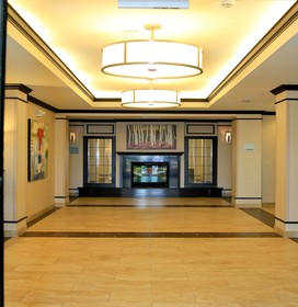 Holiday Inn Express & Suites Floresville