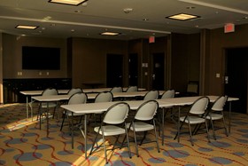 Holiday Inn Express & Suites Floresville