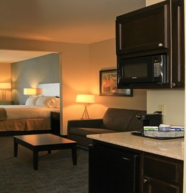 Holiday Inn Express & Suites Floresville