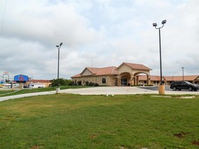 Motel 6 Floresville Tx