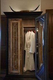 Hotel Drover Autograph Collection