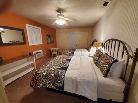 Butterfield Inn Main Street Cottages