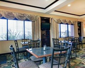 Comfort Suites