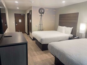 Clarion Pointe