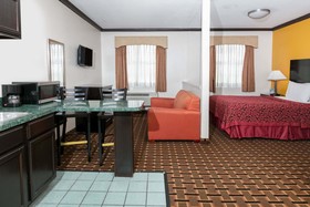 Days Inn & Suites by Wyndham Euless DFW Airport South
