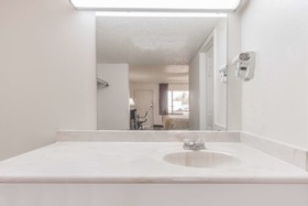 Days Inn by Wyndham South Fort Worth