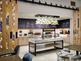 Hampton Inn and Suites Dallas-DFW Airport West-Hurst