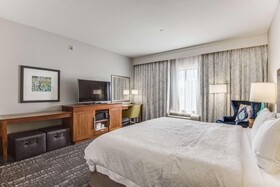 Hampton Inn & Suites Dallas Ft Worth Airport South