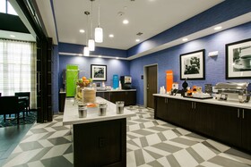 Hampton Inn & Suites Dallas Ft Worth Airport South