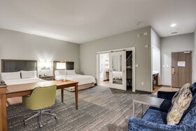Hampton Inn & Suites Dallas Ft Worth Airport South