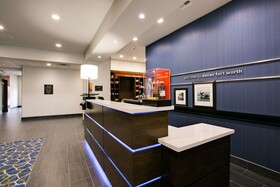 Hampton Inn & Suites Dallas Ft Worth Airport South