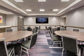 Hampton Inn & Suites Fort Worth Downtown