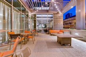 Hampton Inn & Suites Fort Worth Downtown