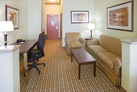Holiday Inn Express & Suites Fort Worth I-35 Western Center