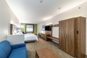 Holiday Inn Express & Suites Fort Worth I-35 Western Center