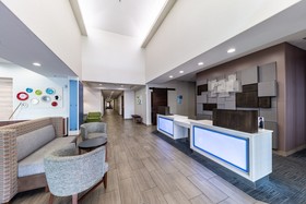 Holiday Inn Express & Suites Fort Worth I-35 Western Center