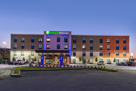 Holiday Inn Express & Suites Fort Worth West