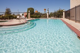Holiday Inn Express & Suites Lake Worth Northwest Loop 820
