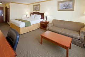 Holiday Inn Express & Suites Lake Worth Northwest Loop 820