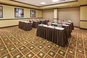 Holiday Inn Express & Suites Fort Worth Downtown