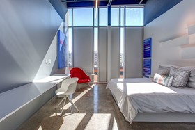 Hotel Revel