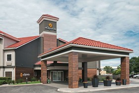 La Quinta Inn & Suites by Wyndham Fort Worth North