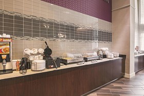 La Quinta Inn & Suites by Wyndham Fort Worth North