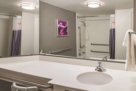 La Quinta Inn & Suites by Wyndham Fort Worth North