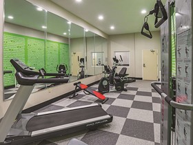La Quinta Inn & Suites by Wyndham Ft. Worth - Forest Hill TX