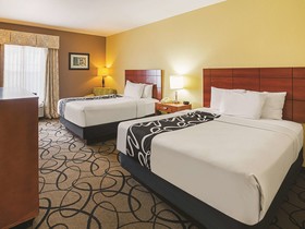 La Quinta Inn & Suites by Wyndham Ft. Worth - Forest Hill TX