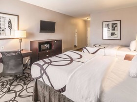 La Quinta Inn & Suites by Wyndham Fort Worth - Lake Worth