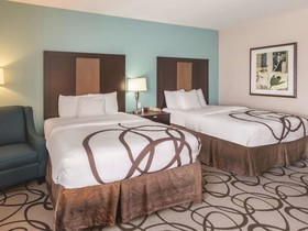 La Quinta Inn & Suites by Wyndham Fort Worth - Lake Worth