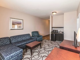 La Quinta Inn & Suites by Wyndham Fort Worth - Lake Worth